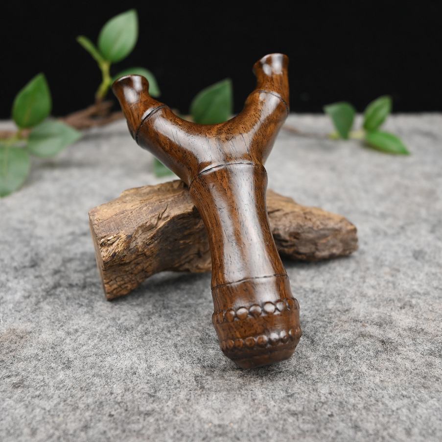 Ná cao su gỗ đàn hương (1) Ná cao su gỗ đàn hương